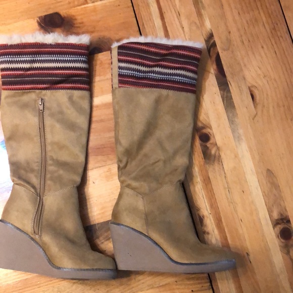 Canyon River Blues suede boots size 6. Like new - Picture 3 of 7